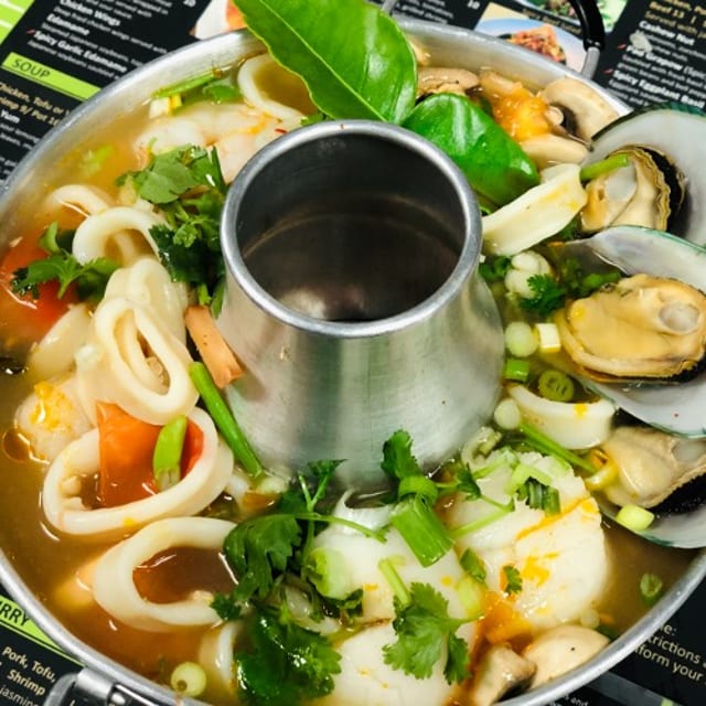 Tom Yum Seafood (Large).